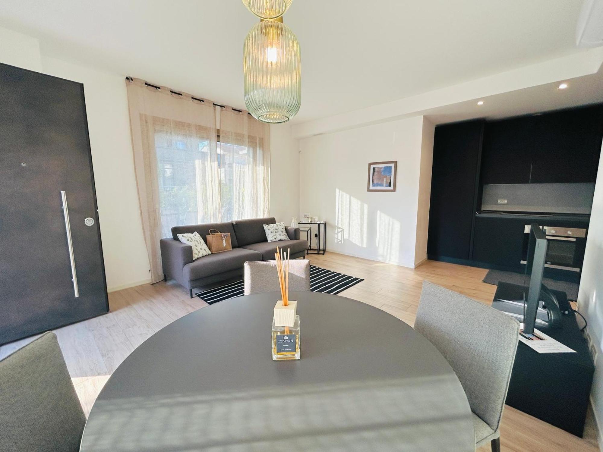 Cortemaggiore 4d Luxury-flexrent Abissinia Apartment